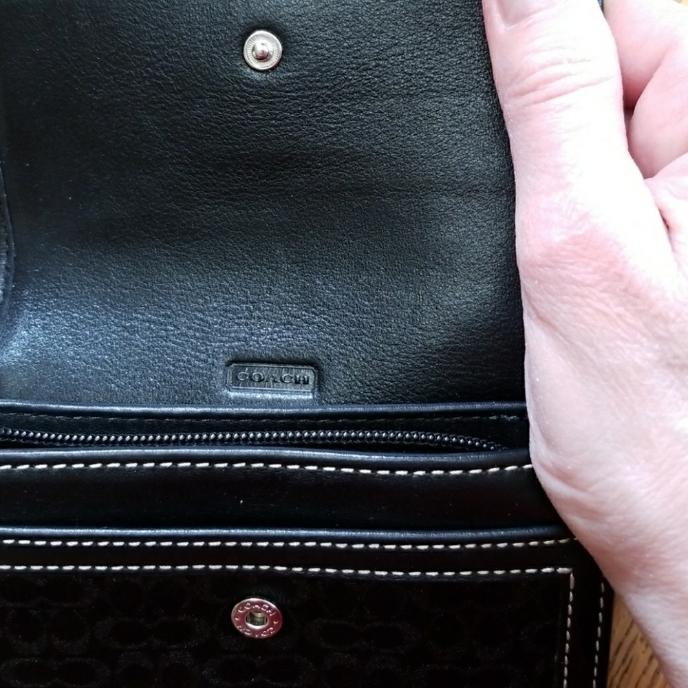 Authentic Coach Signature Wallet - Picture 5 of 8